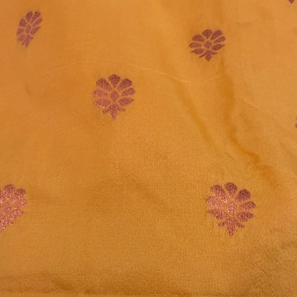 9 yards Vibrant Yellow and Red Embroidered Yeola Paithani Nauvvari sari - Picture 5 of 16